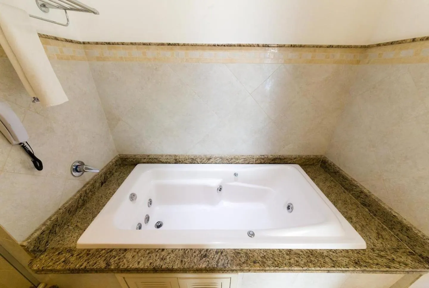 Cobertura Luxuosa Dentro De Resort - Direto Com Proprietario - Ilcmaster Florianópolis